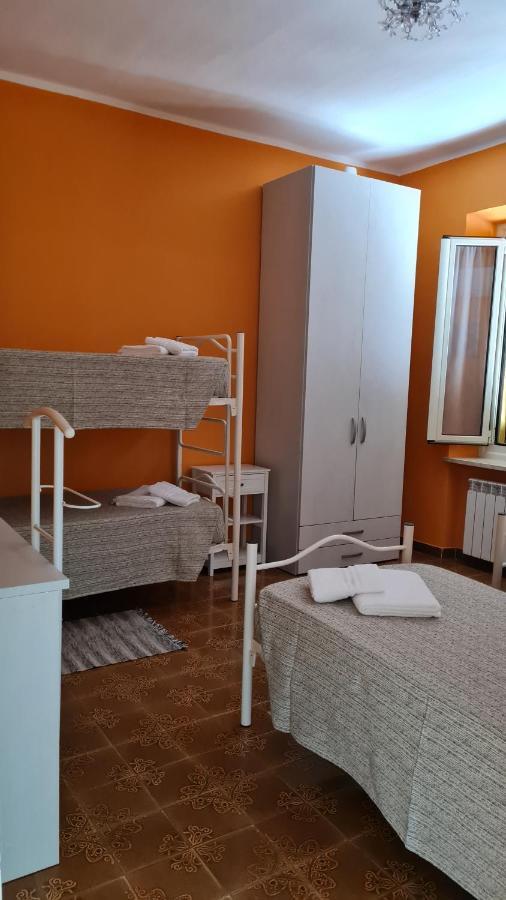 Casa Soggiorno Il Quetzales فالينزا المظهر الخارجي الصورة