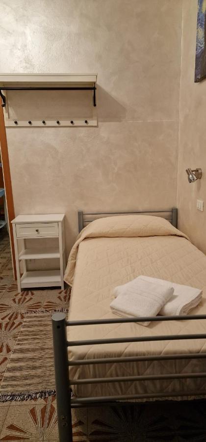 Casa Soggiorno Il Quetzales فالينزا المظهر الخارجي الصورة