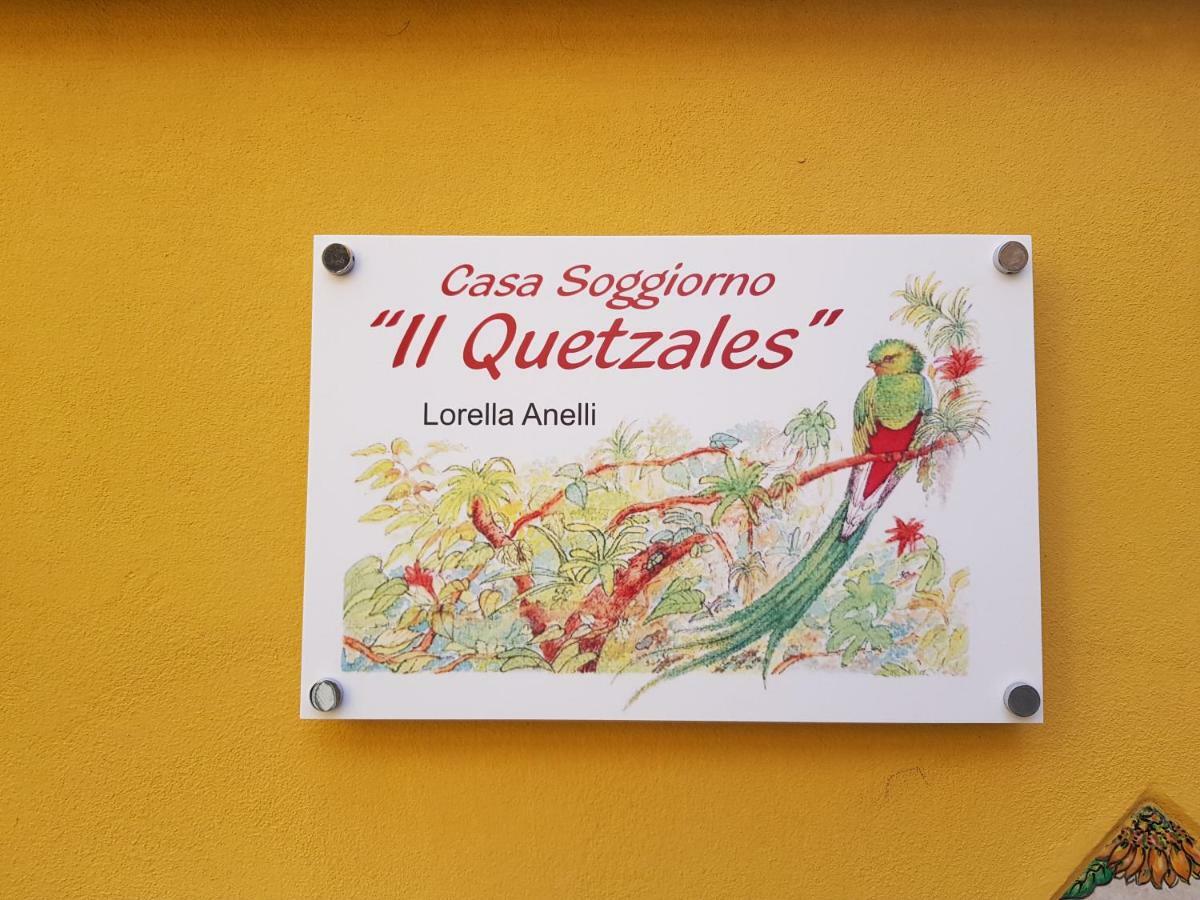 Casa Soggiorno Il Quetzales فالينزا المظهر الخارجي الصورة